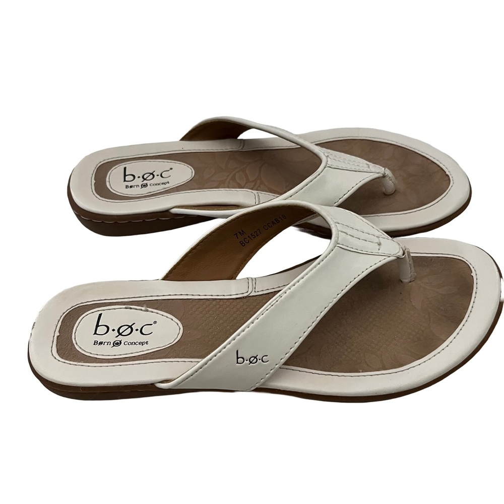 Born BOC Concept Womens Sz 7 White Thong Flip Flop Comfort Sandal EUC!